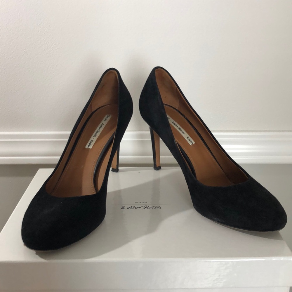 Black Suede Pumps